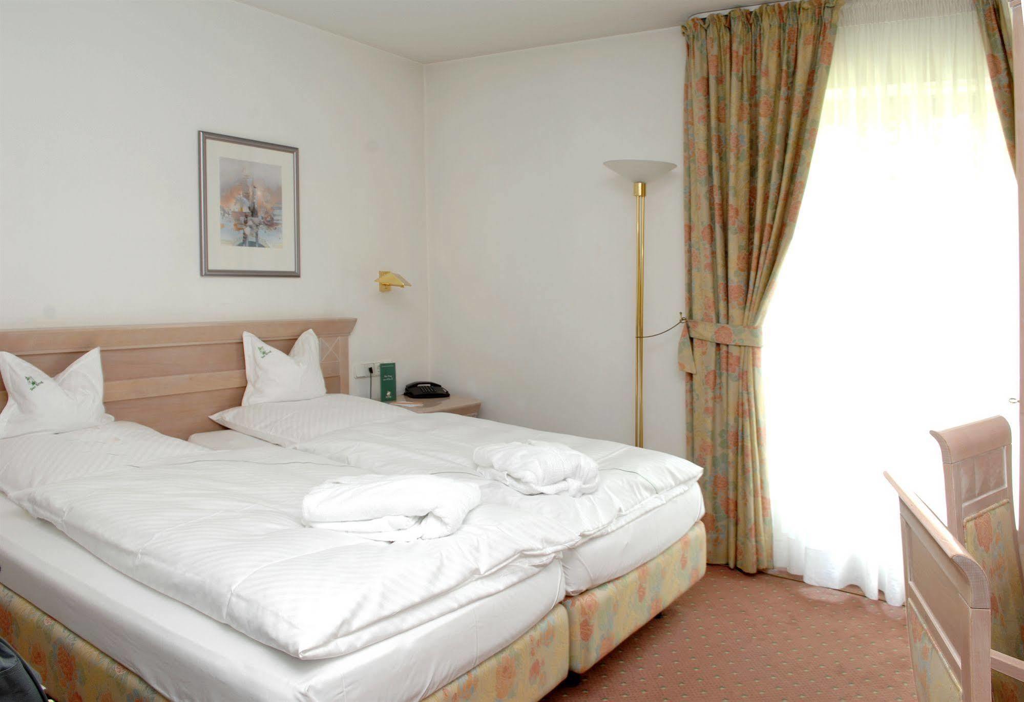 Hotel Gasthof Der Krug Stegaurach Ngoại thất bức ảnh
