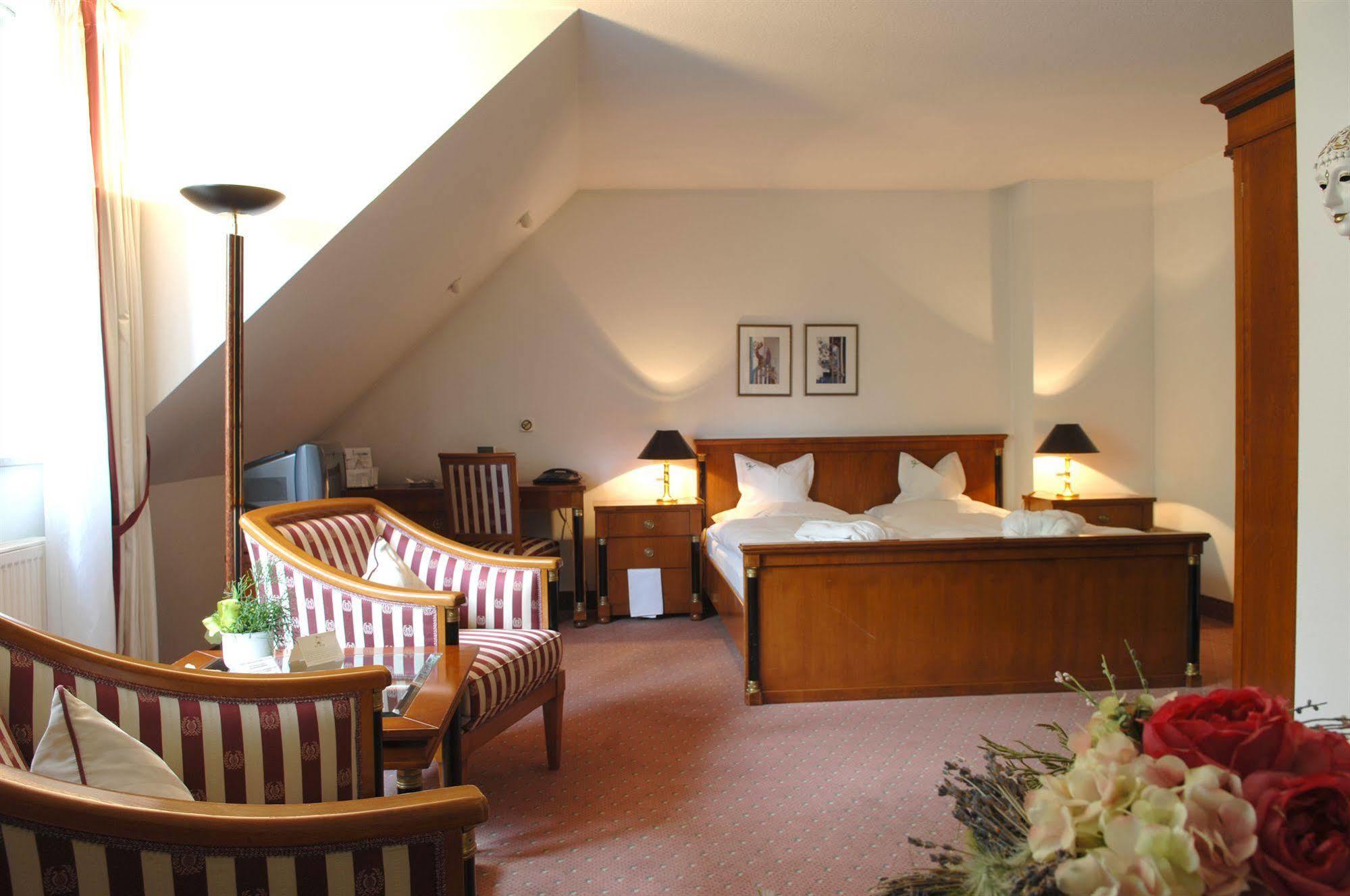 Hotel Gasthof Der Krug Stegaurach Ngoại thất bức ảnh