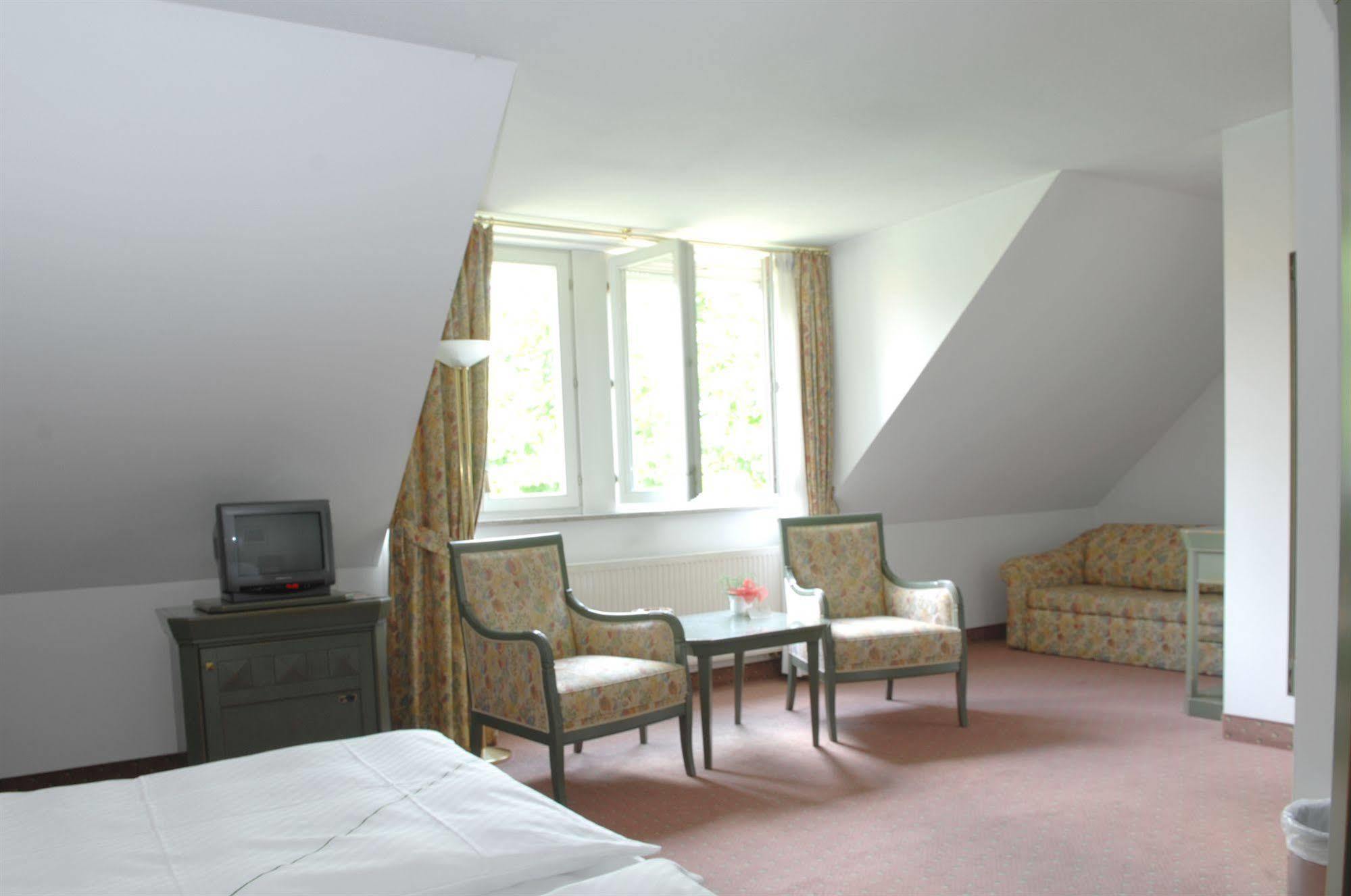 Hotel Gasthof Der Krug Stegaurach Ngoại thất bức ảnh