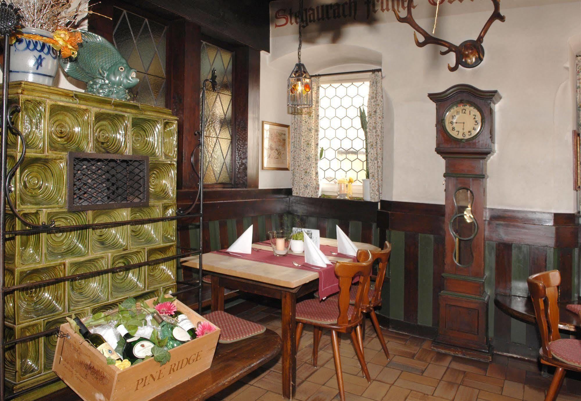 Hotel Gasthof Der Krug Stegaurach Ngoại thất bức ảnh